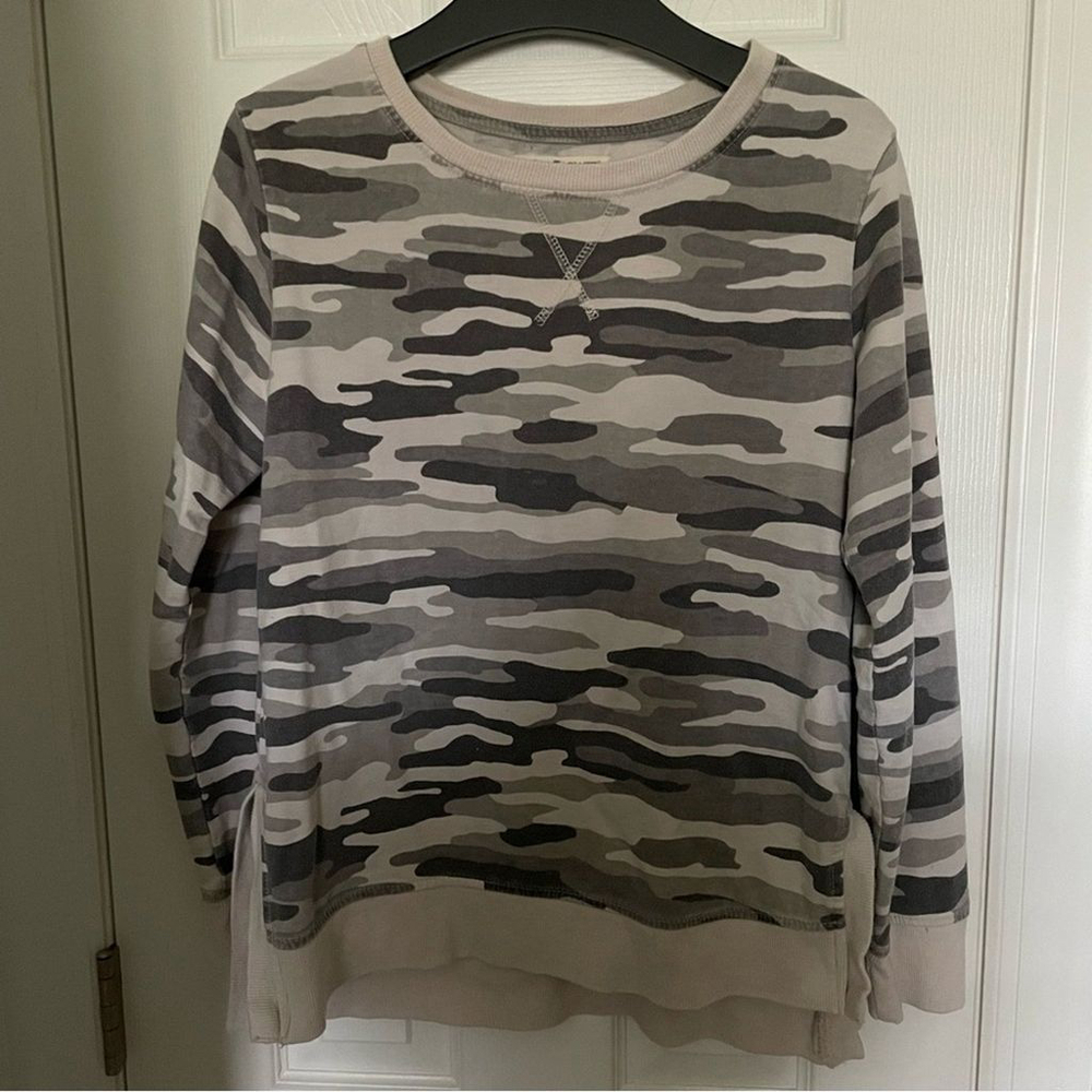 Wall Flower Camouflage Sweatshirt Small - Picture 2 of 7